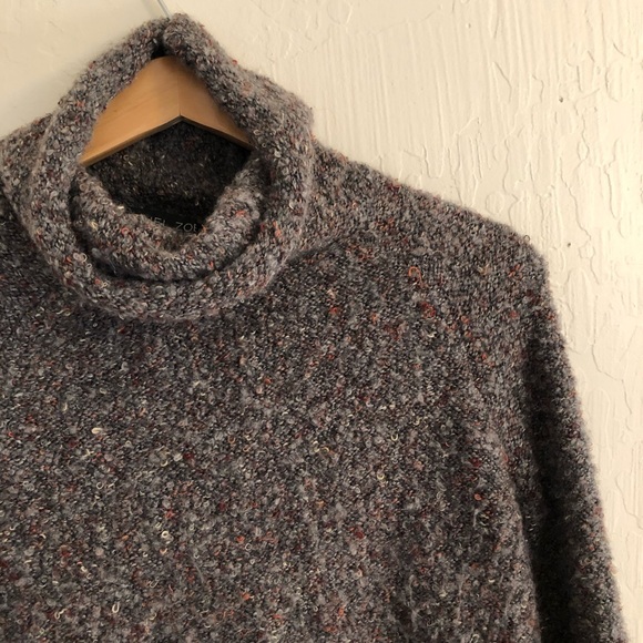 Comfy, classic Rachel Zoe turtleneck sweater. - Picture 4 of 6